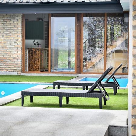 City Escape Luxury Villa Zuce Exteriör bild
