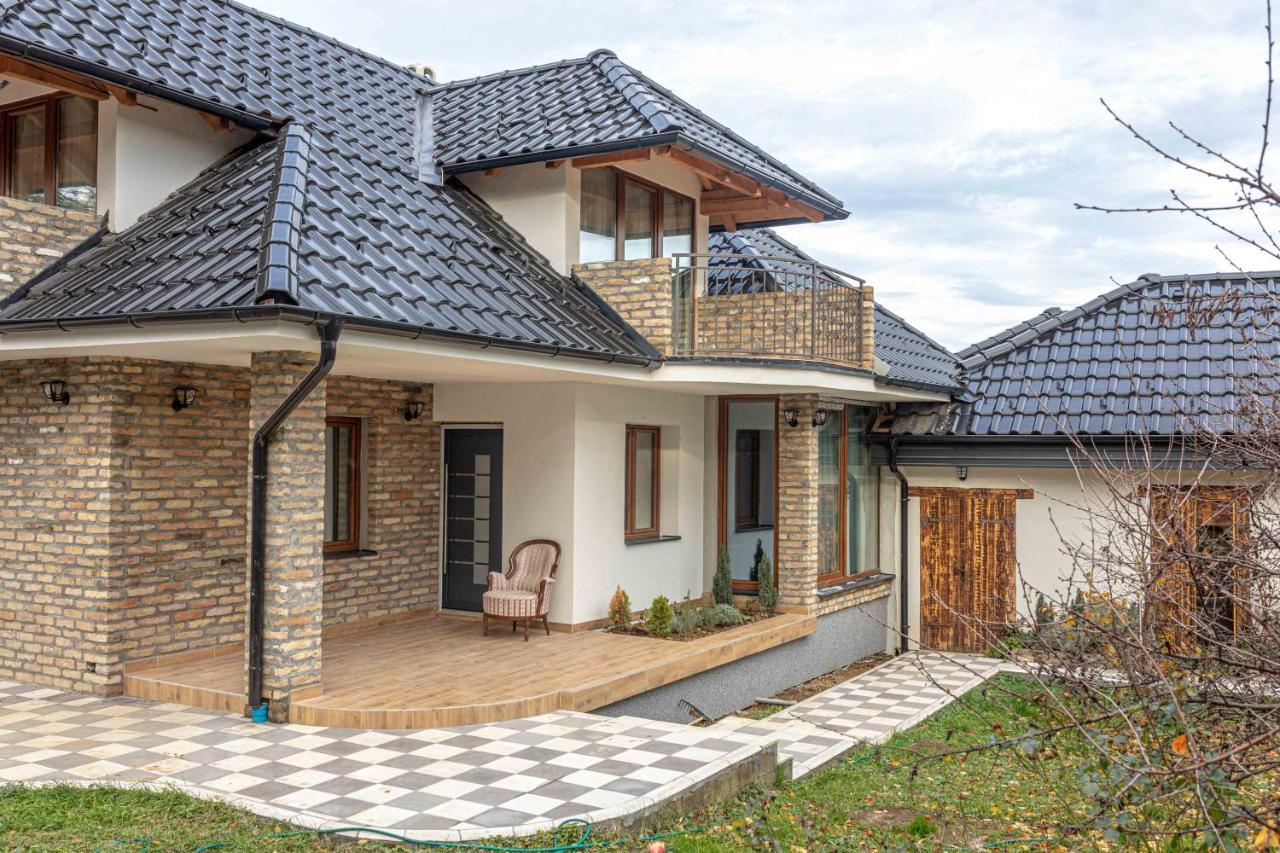 City Escape Luxury Villa Zuce Exteriör bild