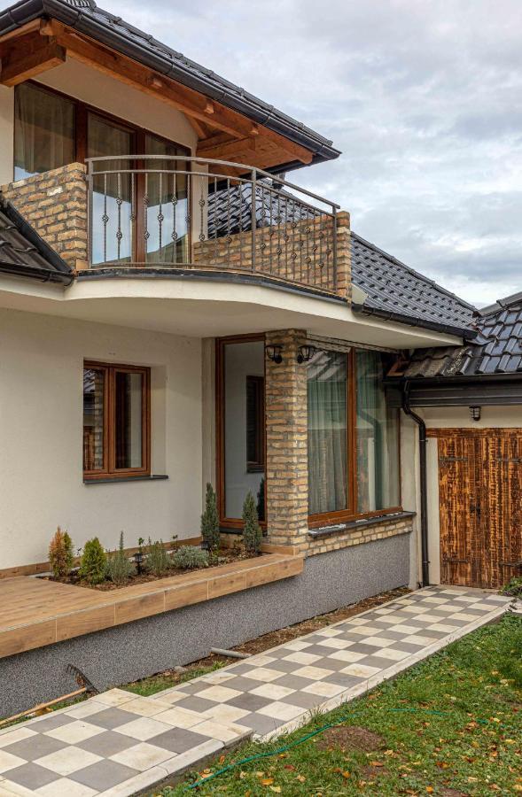 City Escape Luxury Villa Zuce Exteriör bild
